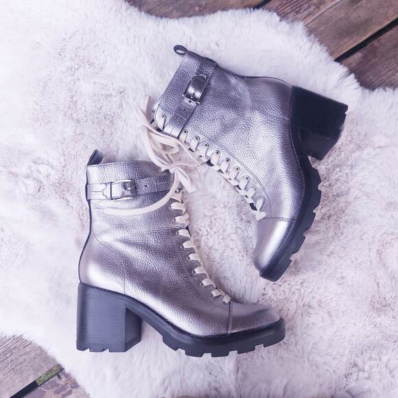 Marc Fisher LTD Waren Silver Leather Combat Boots 9 Platform Y2K Rocker Festival - Picture 1 of 8